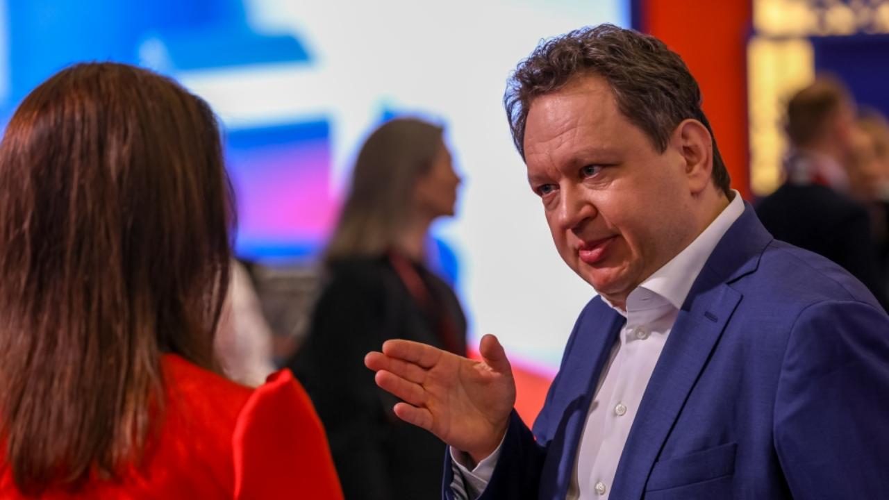 Пьянов: курс рубля на конец года останется на текущих уровнях